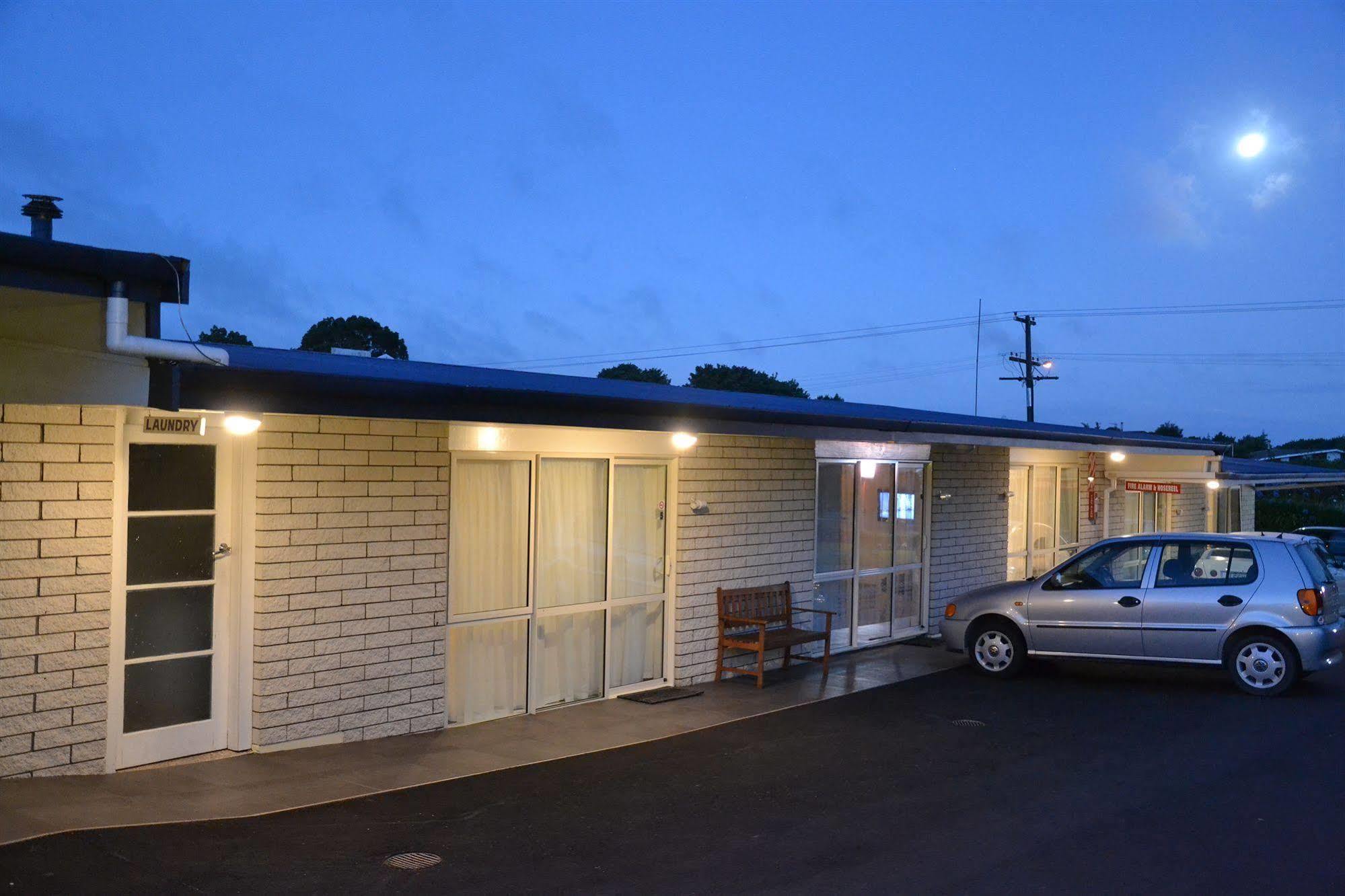 Broadway Lodge Motel Stratford Extérieur photo